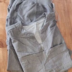 FABLETICS Scrub Set Heather GREY